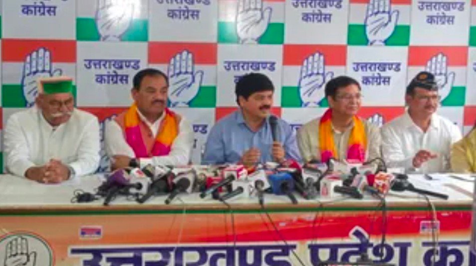 कांग्रेस का बीजेपी पर हमला महंगाई में गरीब के घर चूल्हे नहीं जल रहे, पीएम मोदी के जन्मदिन पर जलाए जाएंगे दीपक