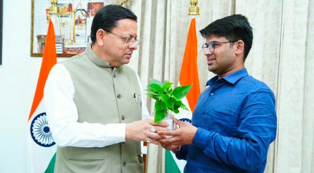 युवा स्टार्टअप उद्यमी फ्लाइंग कार बनाने वाले रवि टम्टा के नवाचार को सीएम धामी ने सराहा, हरसंभव मदद का दिया भरोसा