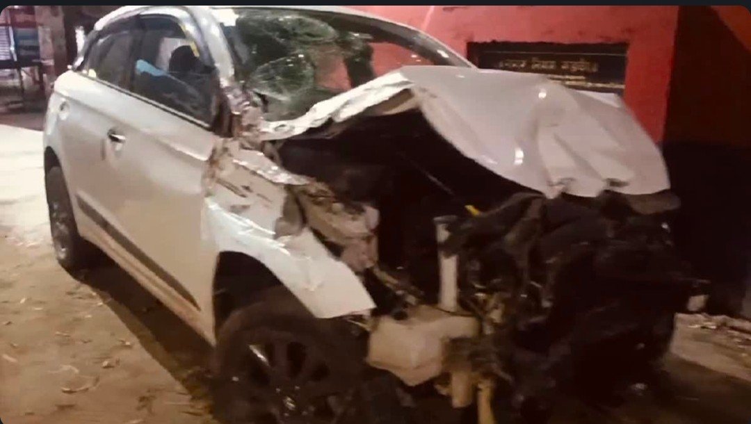 हरिद्वार के रुड़की में बेकाबू कार कहर ने बरपाया कहर, कई गाड़ियों को मारी टक्कर, राहगीर भी घायल