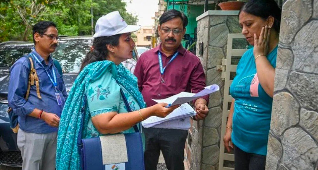 उत्तराखंड में एसआईआर से आम लोगों की नींद उड़ी, पिथौरागढ़ में सर्वाधिक नोटिस, एक व्यक्ति के छह दावेदार