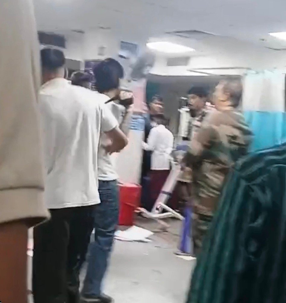 देहरादून मेडिकल कॉलेज इमरजेंसी में दो गुटों में मारपीट, बेल्ट से पिटाई और की गाली-गलौज