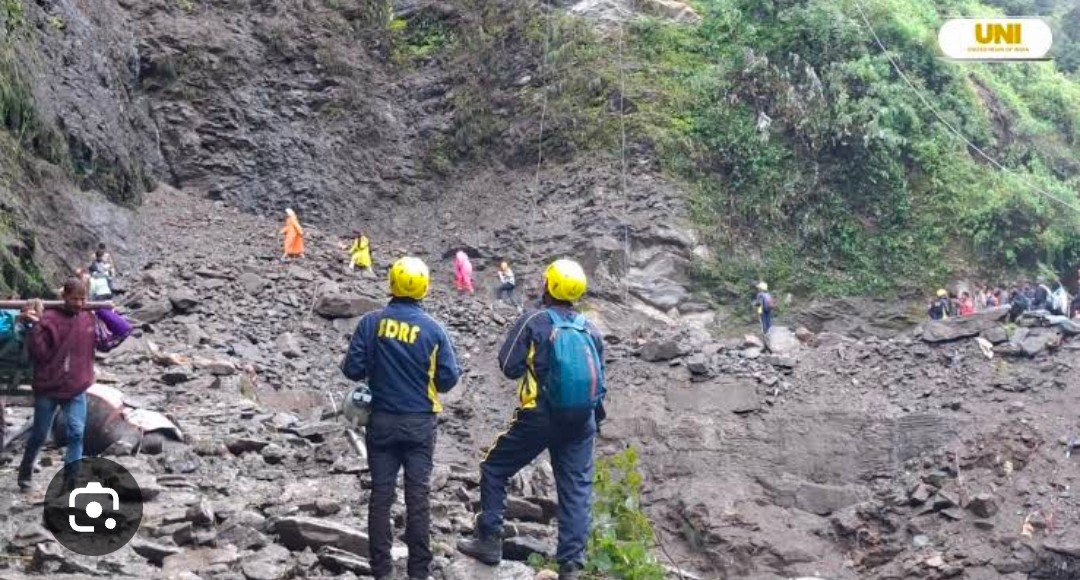 केदारनाथ पैदल मार्ग पर हादसा, मलबा-पत्थर की चपेट में आने से पांच साल के बच्चे की मौत, 1500 यात्री निकाले गए