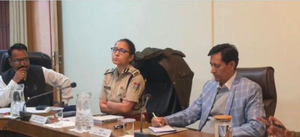 नैनीताल के कैंची धाम में अब दर्शन के नियम सख्त, प्रशासन ने कठोर फैसले लिए, नियम मानना जरूरी