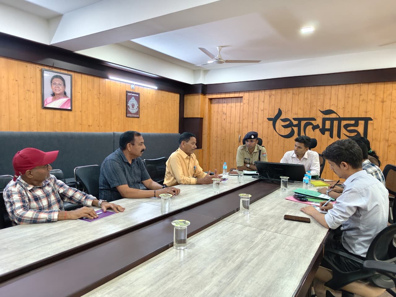 अल्मोड़ा में पत्रकारों की जिला स्तरीय स्थायी समिति की बैठक आयोजित, पत्रकार हितों से जुड़े विभिन्न मुद्दों पर हुई चर्चा