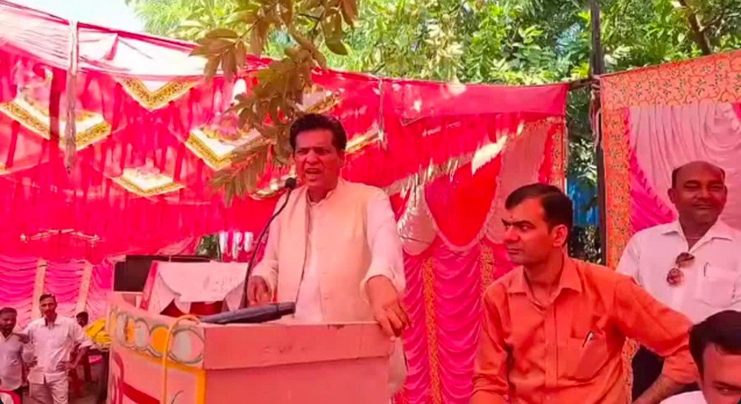हरिद्वार के लक्सर में पूर्व बीजेपी विधायक के बिगड़े बोल, कहा-मेरा पानी पीकर वोट नहीं दिया तो पेट में पड़ेंगे कीड़े