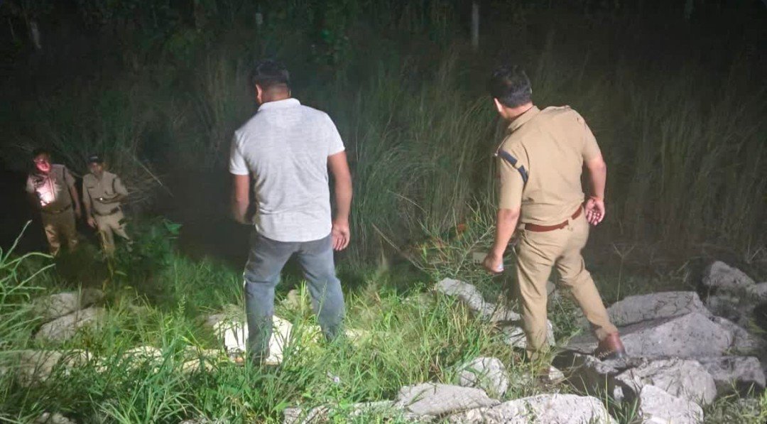रुद्रपुर में सड़क किनारे पति-पत्नी का शव मिलने से हड़कंप, वाहन की टक्कर से मौत की आशंका