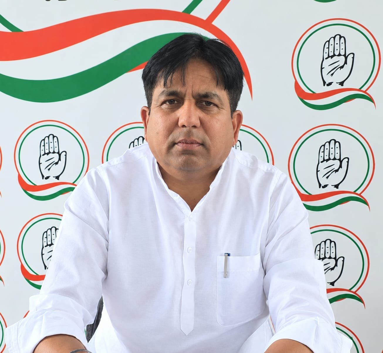 अल्मोड़ा कांग्रेस जिलाध्यक्ष भूपेंद्र सिंह भोज ने भाजपा सरकार पर सरकारी जमीनों को कौड़ियों के भाव लीज पर निजी हाथों में सौंपने के लगाए आरोप