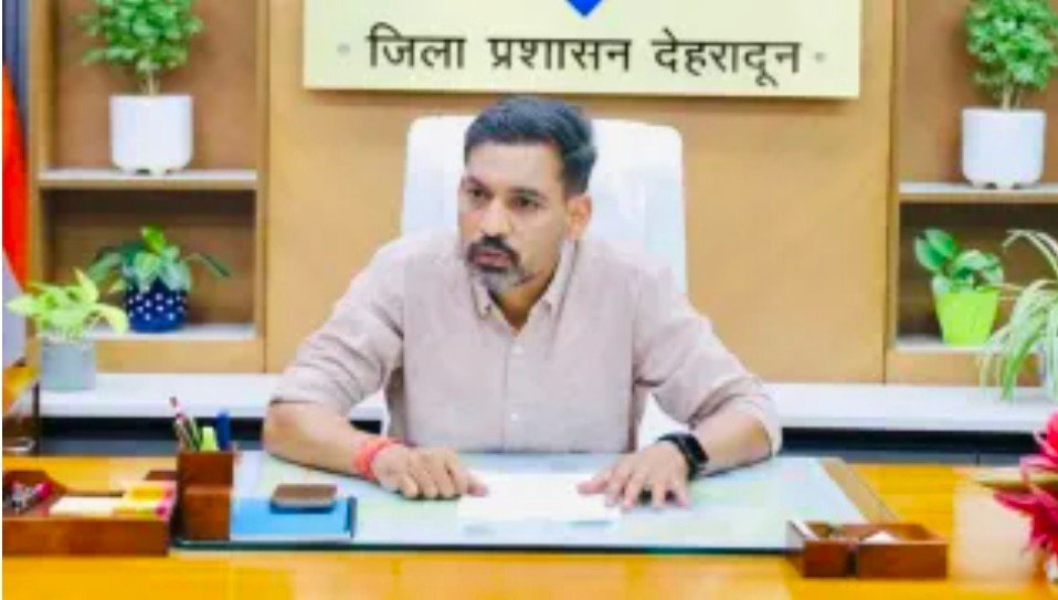 MBBS फर्जी प्रमाणपत्र मामले में देहरादून के दो लेखपाल निलंबित, संघ ने किया कार्य बहिष्कार का ऐलान