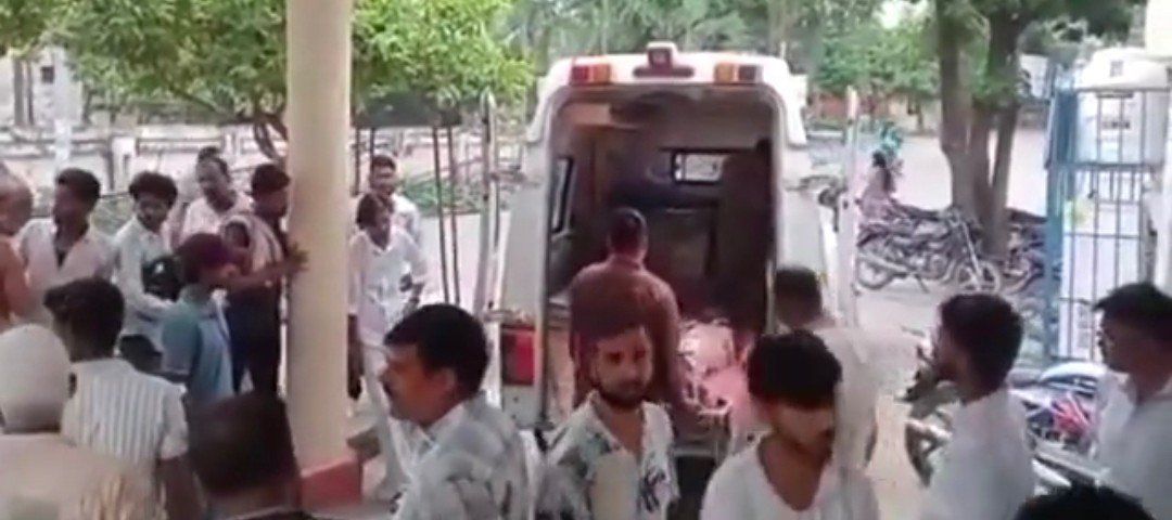 रुड़की में खौफनाक मंजर, दिल्ली के युवक ने ₹10 का खरीदा चाकू और सरे बाजार काट ली अपनी गर्दन