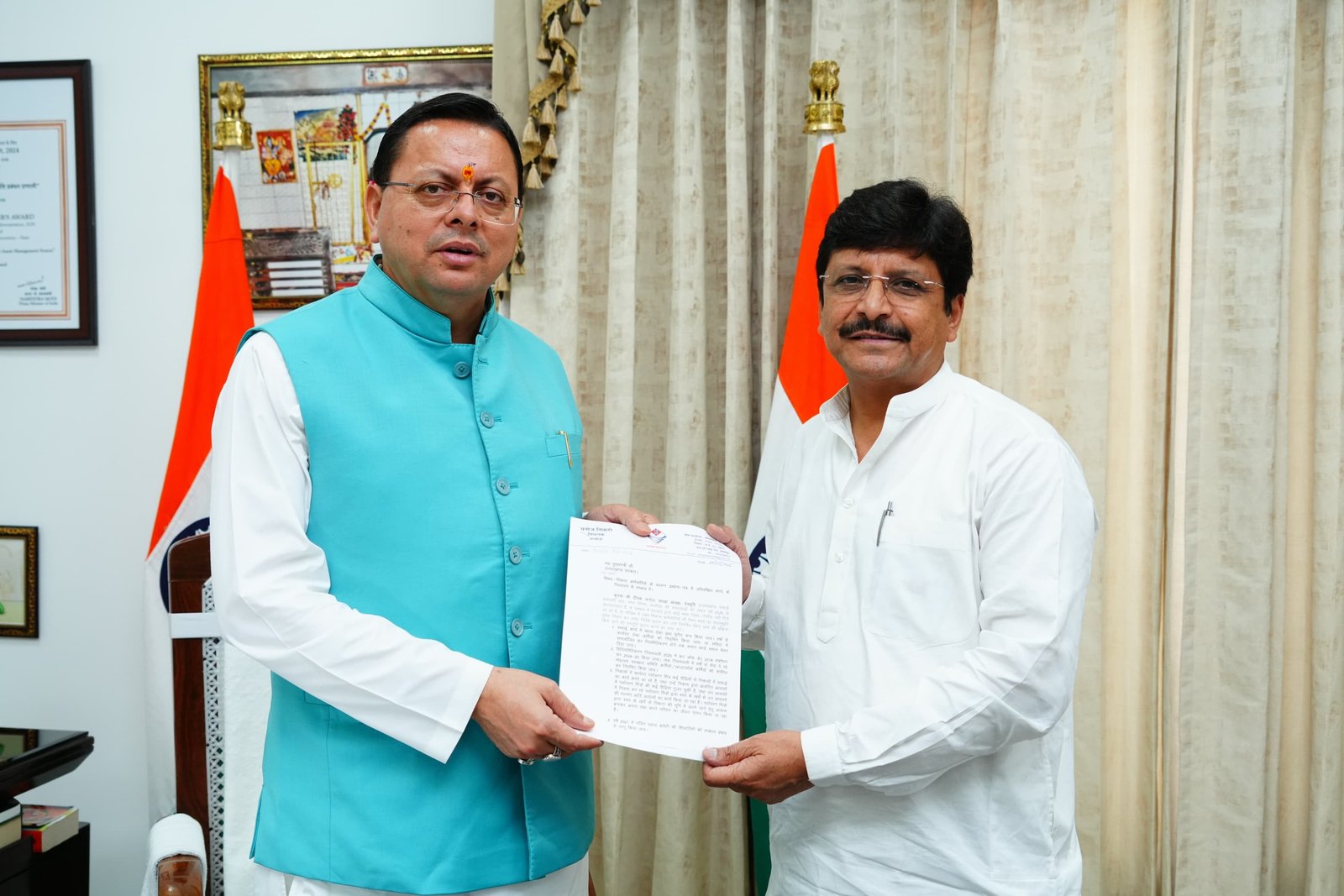 अल्मोड़ा की जनसमस्याओं को लेकर मुख्यमंत्री से मिले विधायक मनोज तिवारी, सड़क,स्वास्थ्य,शिक्षा और नंदाष्टमी अवकाश का उठाया मुद्दा